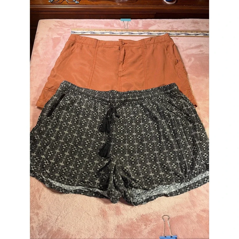 Lot Of Two Sz XL Women's Shorts. Sanctuary & Old Navy. Fall Colors